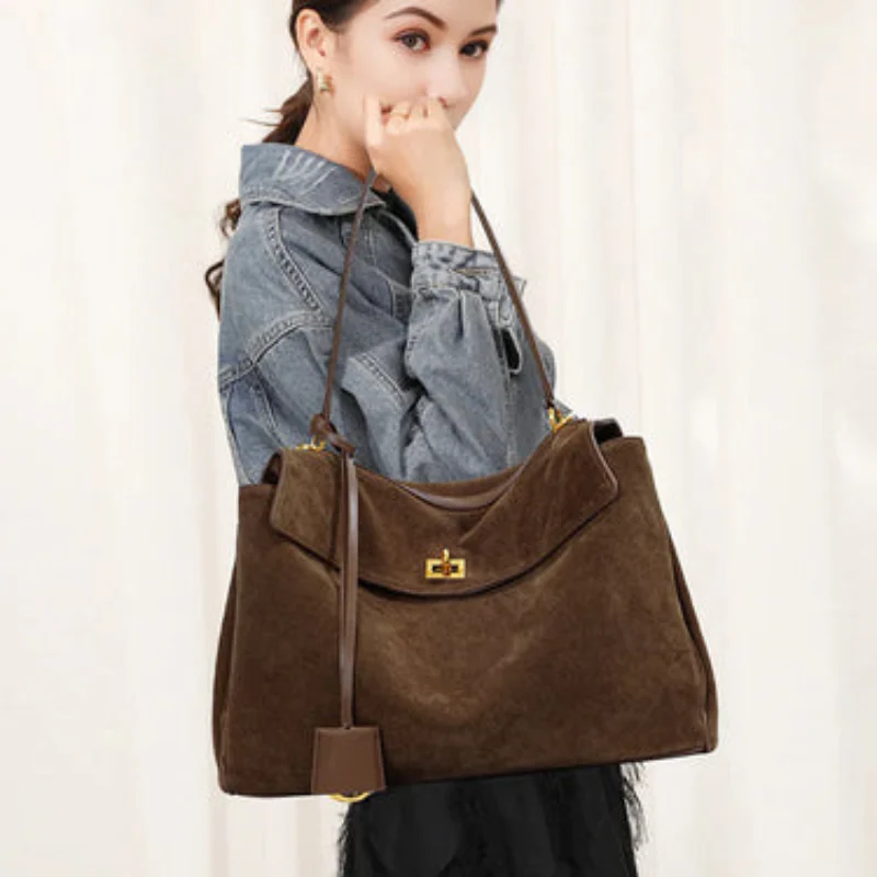 Grand sac à main rectangulaire en faux daim doux - Image 7