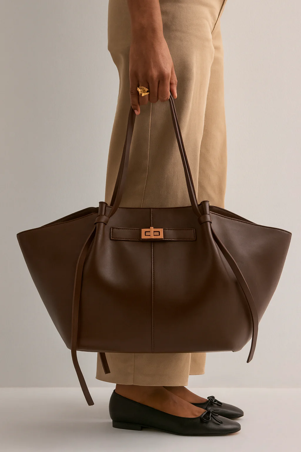 Grand sac à main Lyra en cuir PU noir - Image 7